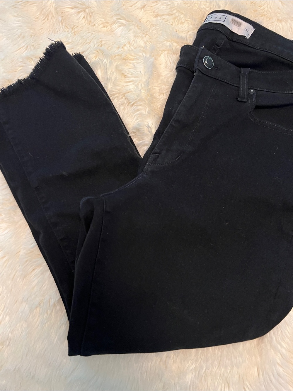 AYR crop Black Women's Frayed Hem Jeans size 16 L